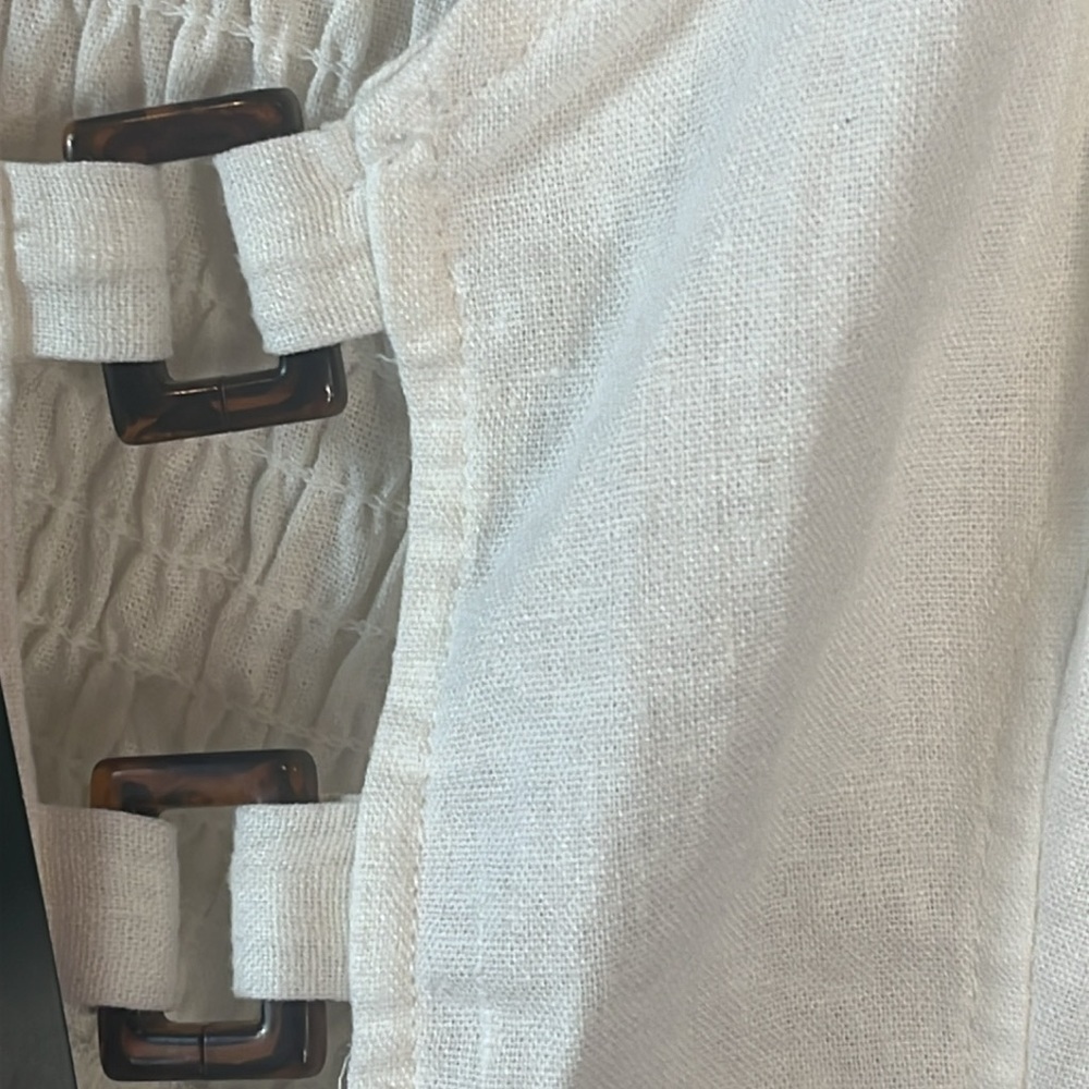 Wild Fable Cream  Buckle Accent Cropped Linen Tank Top Size Medium - Picture 5 of 10